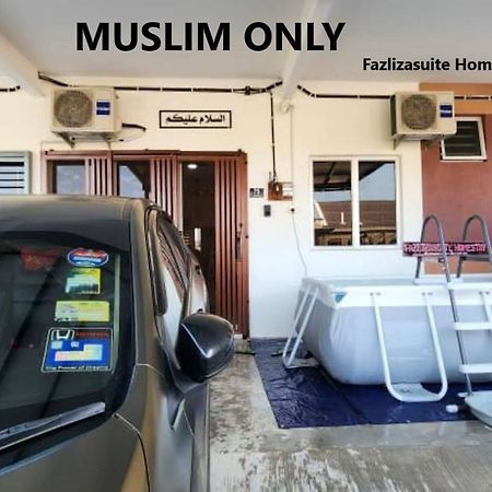 Fazlizasuite Homestay @ Teluk Kemang-Muslim Preferred Порт-Диксон Экстерьер фото