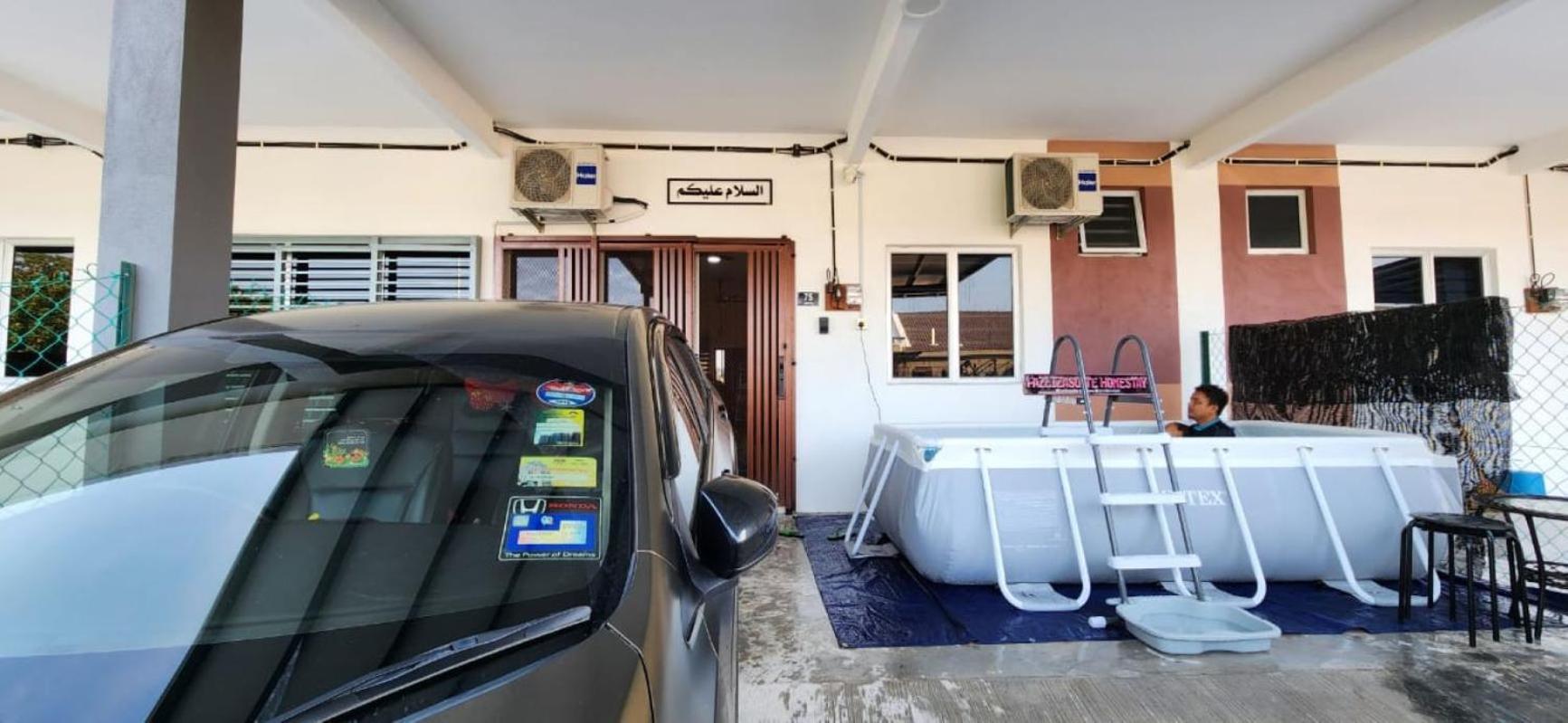 Fazlizasuite Homestay @ Teluk Kemang-Muslim Preferred Порт-Диксон Экстерьер фото