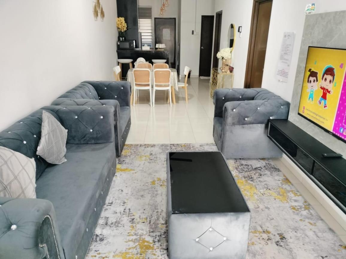 Fazlizasuite Homestay @ Teluk Kemang-Muslim Preferred Порт-Диксон Экстерьер фото