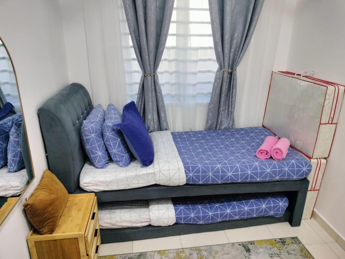 Fazlizasuite Homestay @ Teluk Kemang-Muslim Preferred Порт-Диксон Экстерьер фото